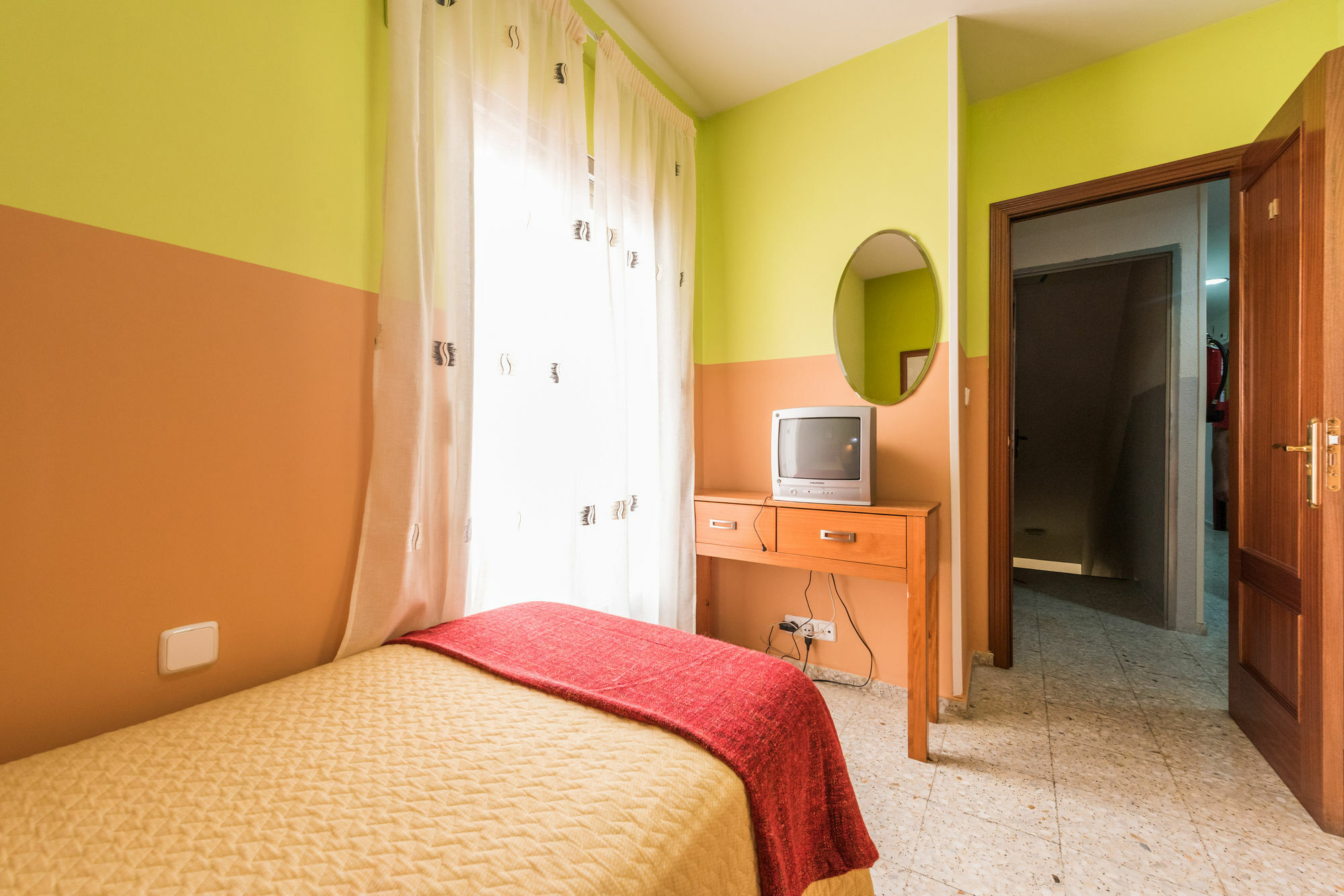 Hostal Arkanta Arganda Del Rey Exterior foto