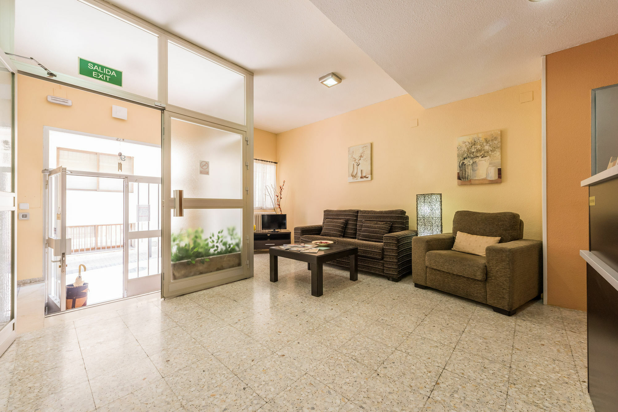Hostal Arkanta Arganda Del Rey Exterior foto