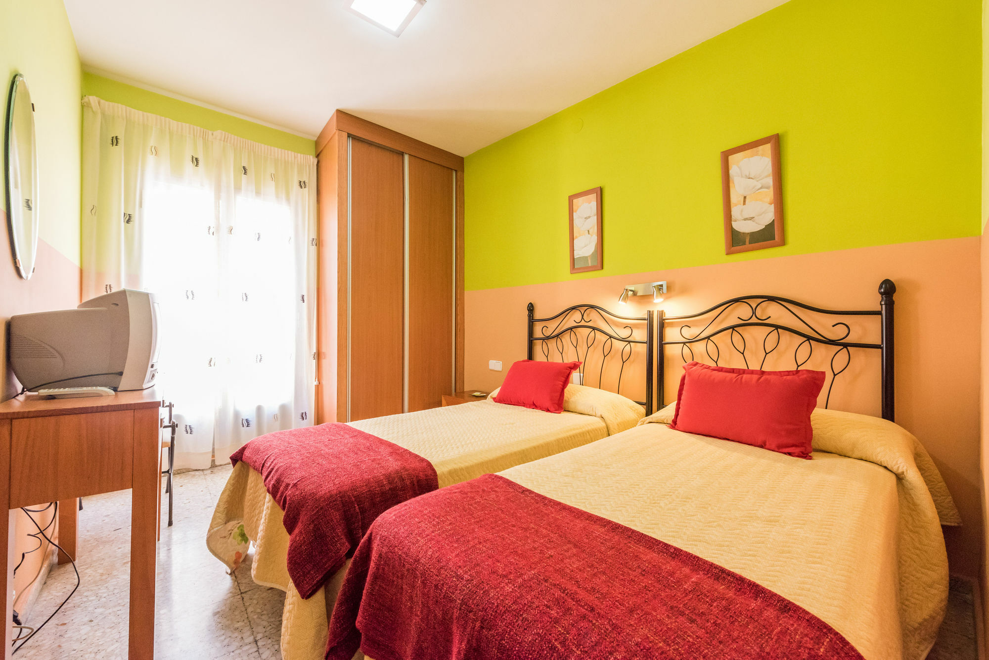 Hostal Arkanta Arganda Del Rey Exterior foto
