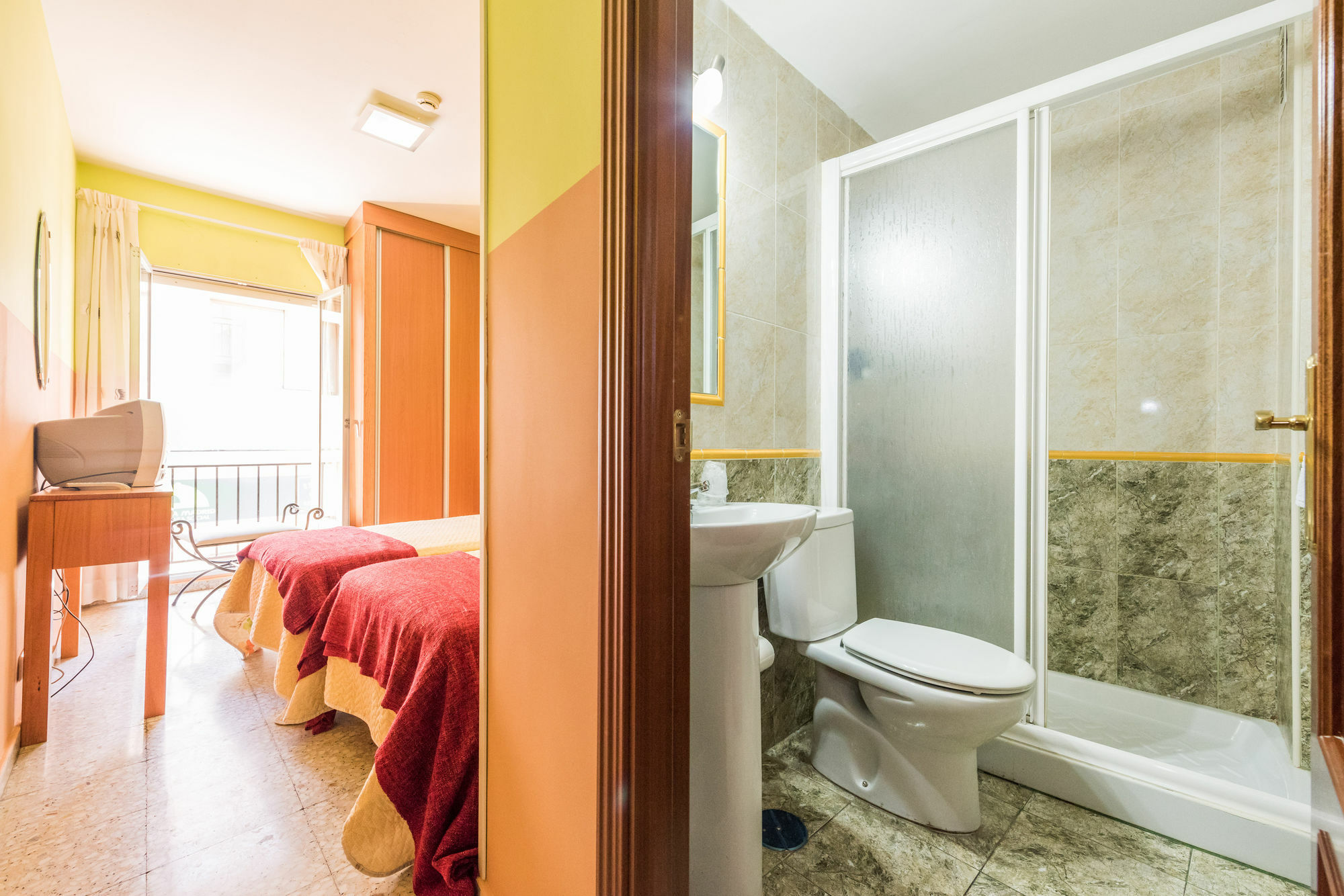 Hostal Arkanta Arganda Del Rey Exterior foto