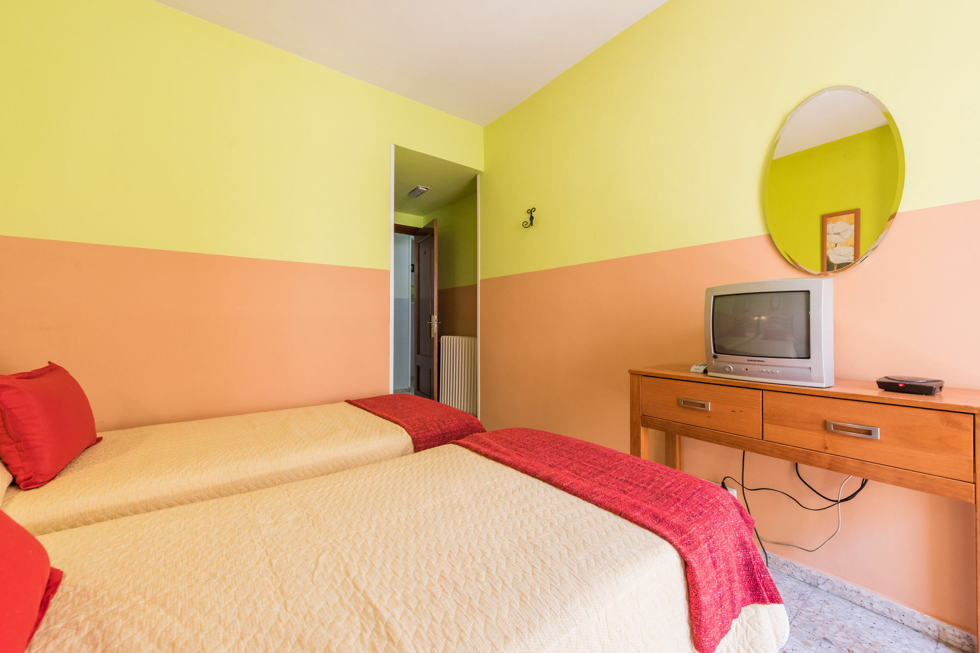 Hostal Arkanta Arganda Del Rey Exterior foto