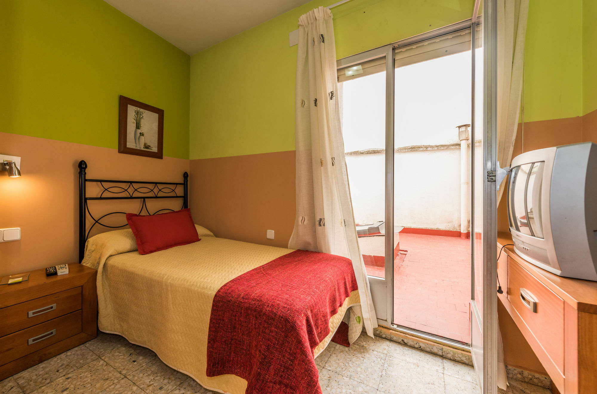 Hostal Arkanta Arganda Del Rey Exterior foto