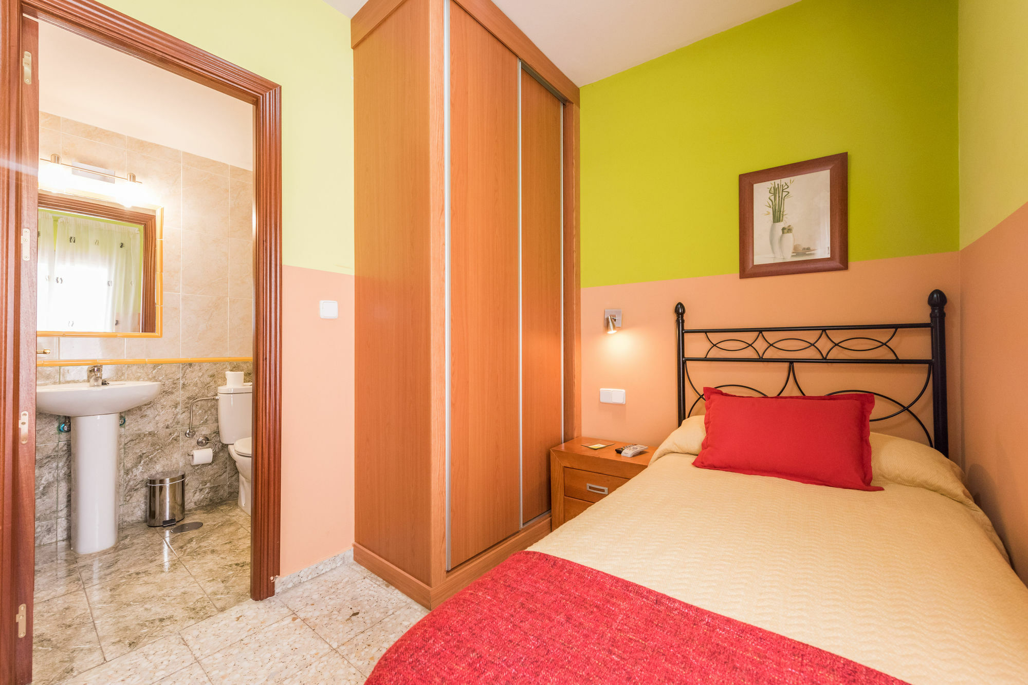 Hostal Arkanta Arganda Del Rey Exterior foto