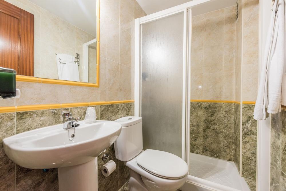 Hostal Arkanta Arganda Del Rey Exterior foto